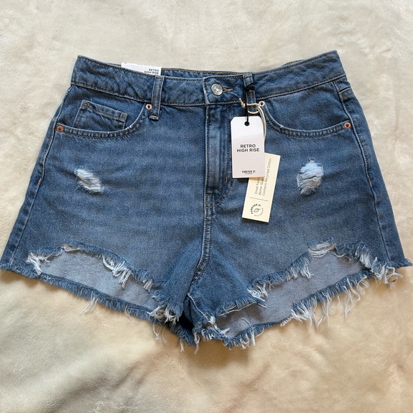 Forever 21 Pants - NWT Women’s Retro High Rise Jean Shorts